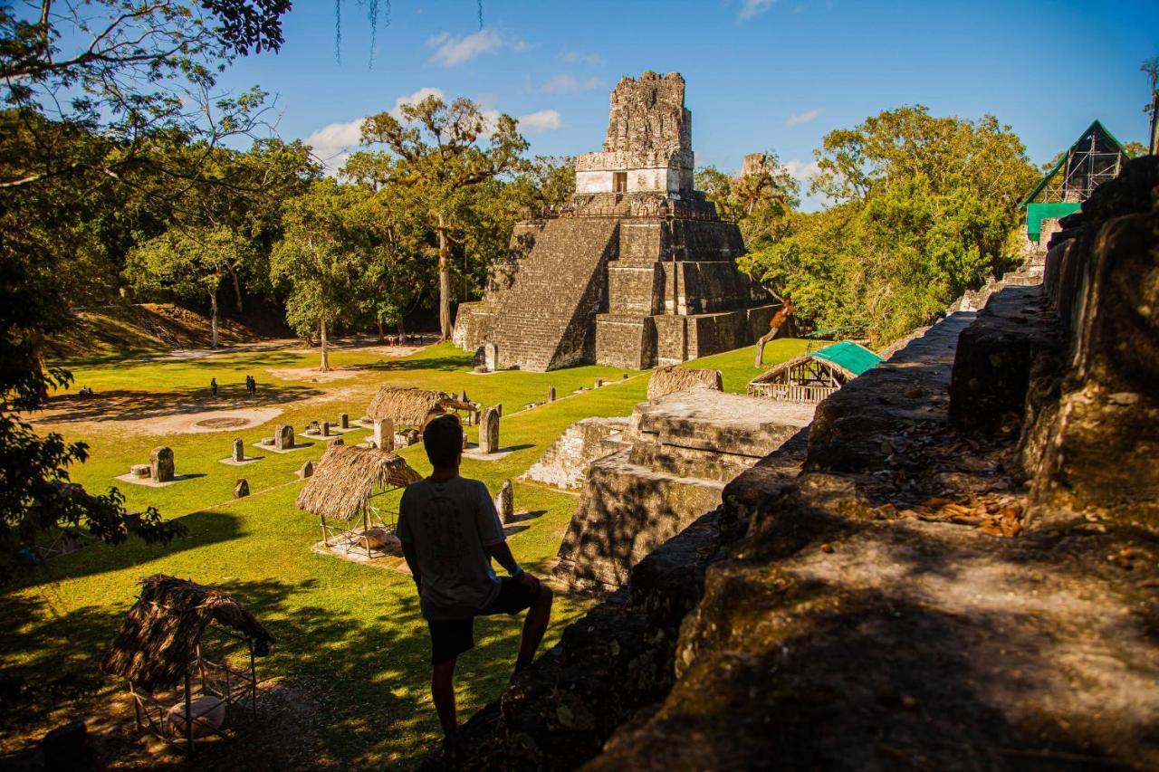 Tikal Backpackers Hostel Flores Esterno foto